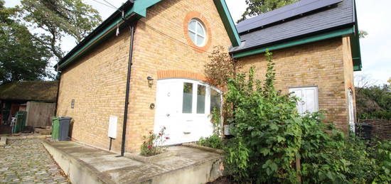 2 bed semi-detached house to rent