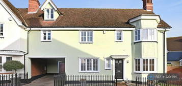 5 bedroom detached house