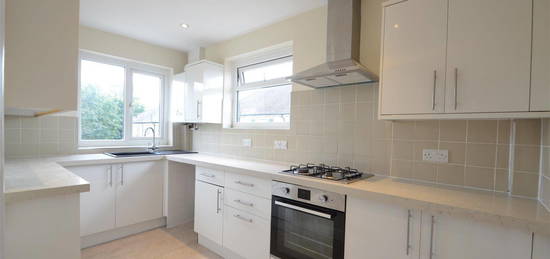 Maisonette to rent in Northdown Close, Ruislip HA4