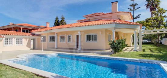 Moradia T6 com piscina e jardim em Cascais