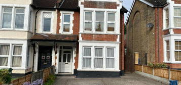 2 bedroom ground floor flat