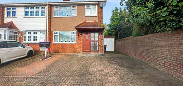 3 bed semi-detached house for sale