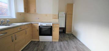 Flat to rent in Lime Street, Bedford MK40