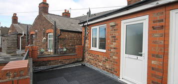 Flat to rent in Padgate Lane, Warrington WA1