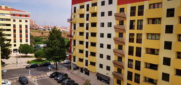 Arrendamento de Apartamento T3  na rua Abel Manta, 5