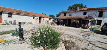 Fermette avec maison d'amis et piscine sans vis-à-vis