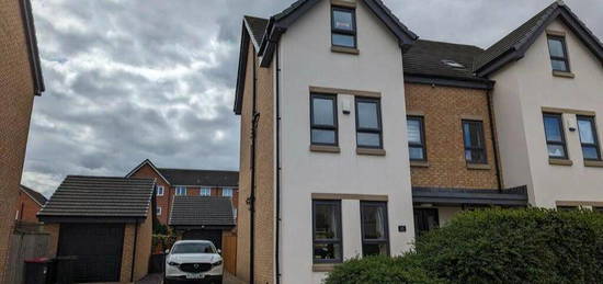 4 bedroom semi-detached house for sale