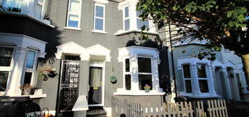 2 bedroom terraced house