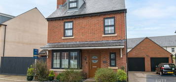 4 bed detached house for sale