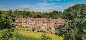 Flat for sale in Bracken Place, Chilworth SO16