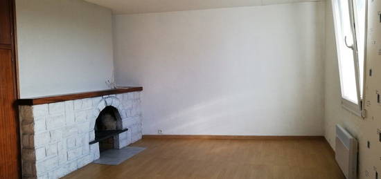 Studio  à louer, 1 pièce, 34 m², Étage 3/3