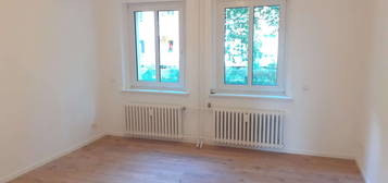 Erstbezug nach Sanierung! Hochparterre 2-Zimmer-WE mit Balkon! Nahe S+U Bhf. Tempelhof!