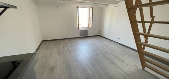 Appartement  à louer, 2 pièces, 1 chambre, 52 m²