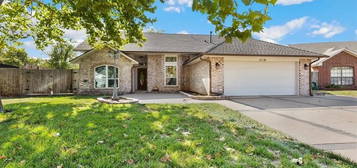 1121 Sennybridge Dr, Yukon, OK 73099