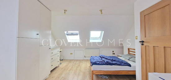 Studio to rent in The Larches, London N13