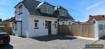 3 bedroom detached house