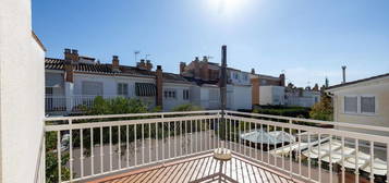 Chalet adosado en venta en calle Perete