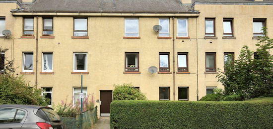 2 bedroom ground floor flat for sale