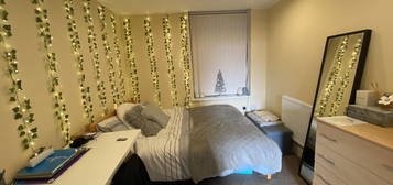 2 bed flat to rent