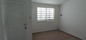 Casa en Alquiler. 2 Dorm. B Parque de La Vega
