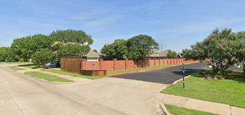 2202 Ashwood Ct, Carrollton, TX 75006