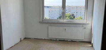 Hoch hinaus! Helle Wohnung im 5.OG mit Fenster im Bad ohne Fahrstuhl - mit WBS - Leisniger Str. 7