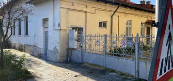 Vand casa /saptiu comercial/garaj CALEA DOMNEASCA