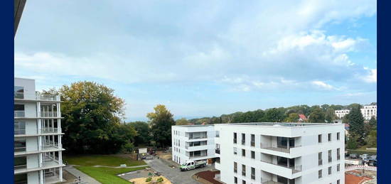 NEUBAU-Erstbezug: 4 Zimmer, Eck-Balkon zum Innenhof, Einbauküche, Gäste-WC, modernes Bad, Aufzug