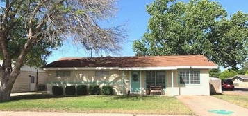 1001 S Ike Ave, Monahans, TX 79756