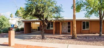 9500 E Victoria Pl, Tucson, AZ 85730