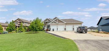 7904 Carriage Lane Drive, Grande Prairie, Alberta