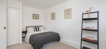 3 bedroom flat for sale