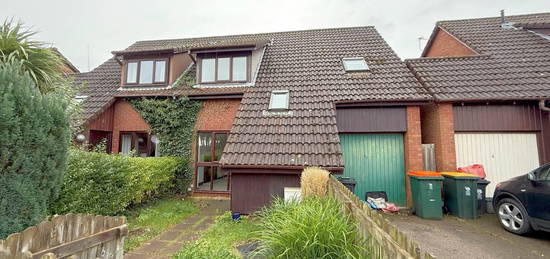 4 bed semi-detached house to rent