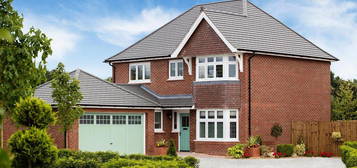 4 bed detached house for sale