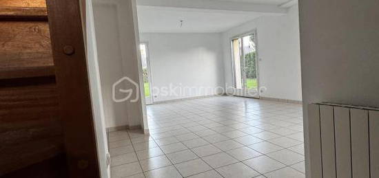 Maison  à vendre, 5 pièces, 4 chambres, 103 m²