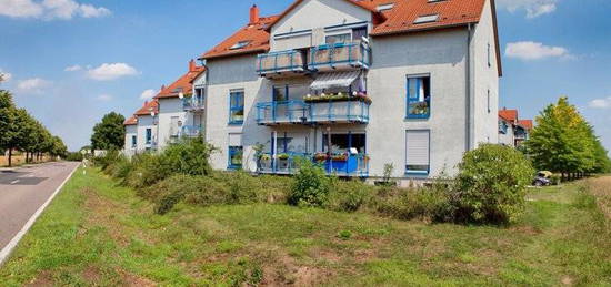 Günthersdorf - 3-Raumwohnung in gepflegter Wohnanlage mit Balkon, Tageslichtbad und Stellplatzoption