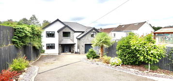 4 bed detached house for sale