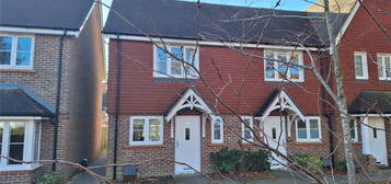 Terraced house to rent in Horsham, West Sussex RH12