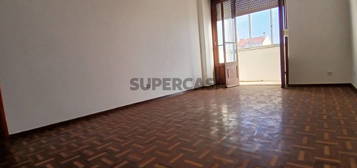 Apartamento T2 Cacem