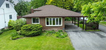 18 Glendale Rd, Belleville, ON K8P 4H5