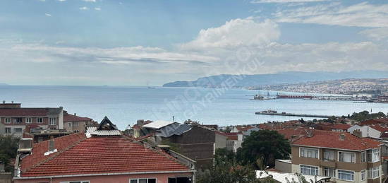 DENİZ MANZARALI,KAMU BİNALARINA YAKIN,BALKON-TERASLI,ASANSÖRLÜ