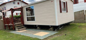 Mobile home avec terrasse intégrée