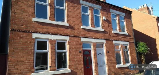 3 bedroom semi-detached house