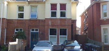 Flat to rent in Charminster, Bournemouth BH8