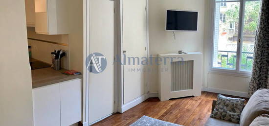 Studio meublé  à louer, 1 pièce, 28 m², Étage 2/6