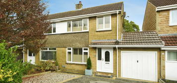 3 bed semi-detached house for sale