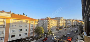 KABİL CADDESİ ÜZERİNDE SATILIK 3+1 DAİRE