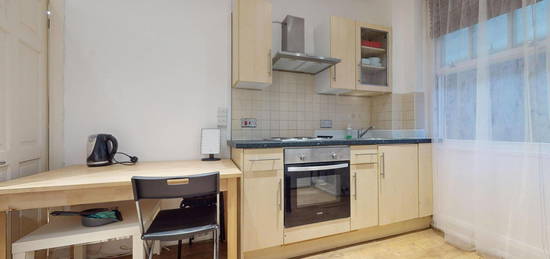 Studio to rent in Ivor Court, Gloucester Place NW1