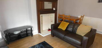 4 bedroom terraced house to rent