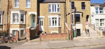 6 bedroom terraced house